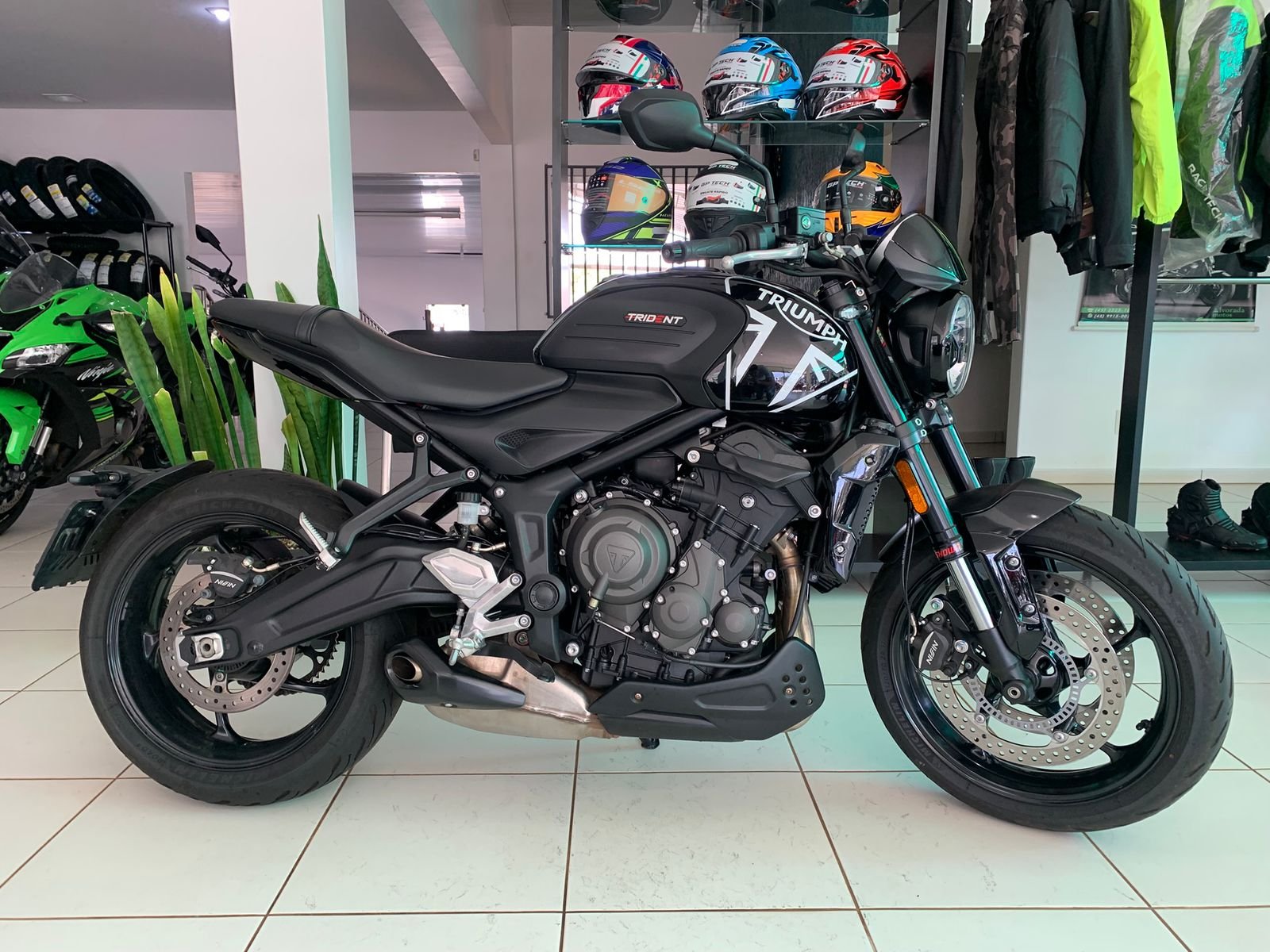 Triumph TRIDENT 660 — foto 4