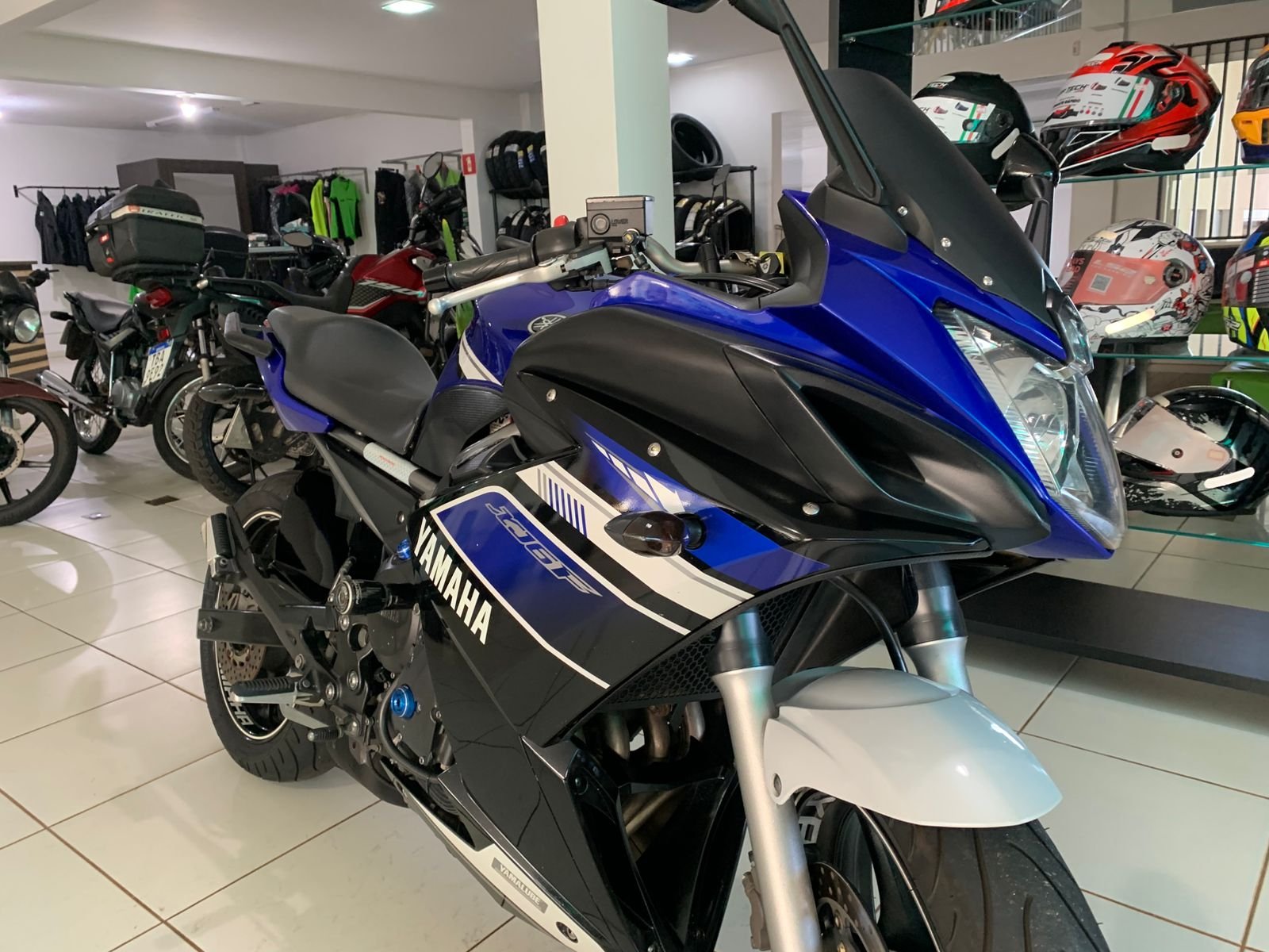 Yamaha XJ6 — foto 2