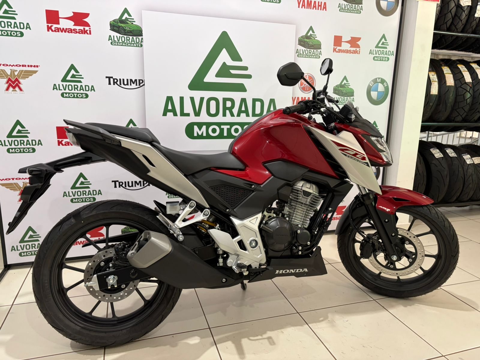 Honda TWISTER 300 — foto 4