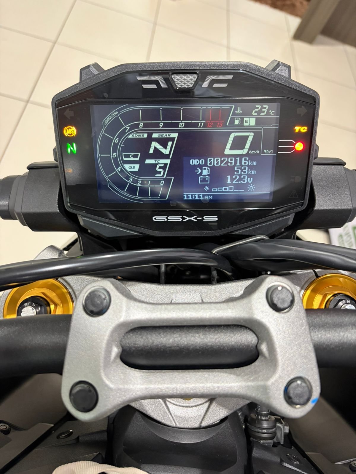 Suzuki GSX-S — foto 7