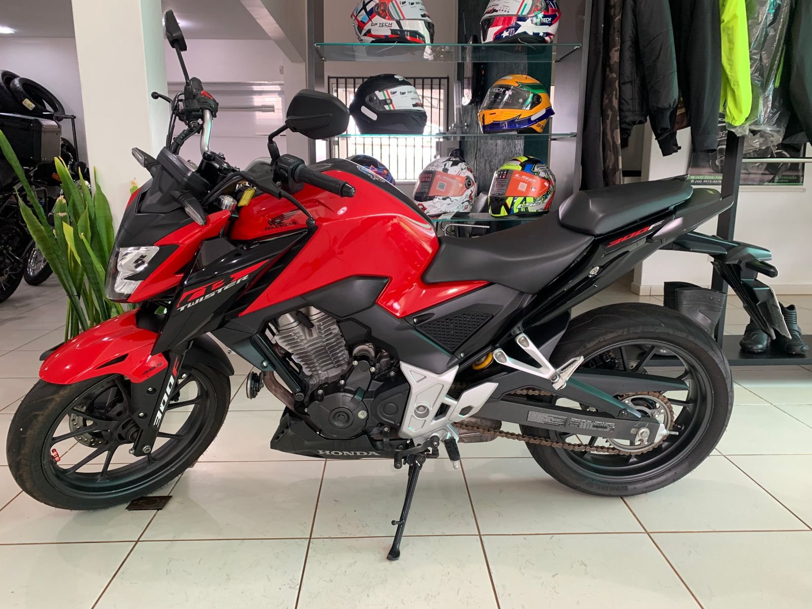 Honda CB300 — foto 5