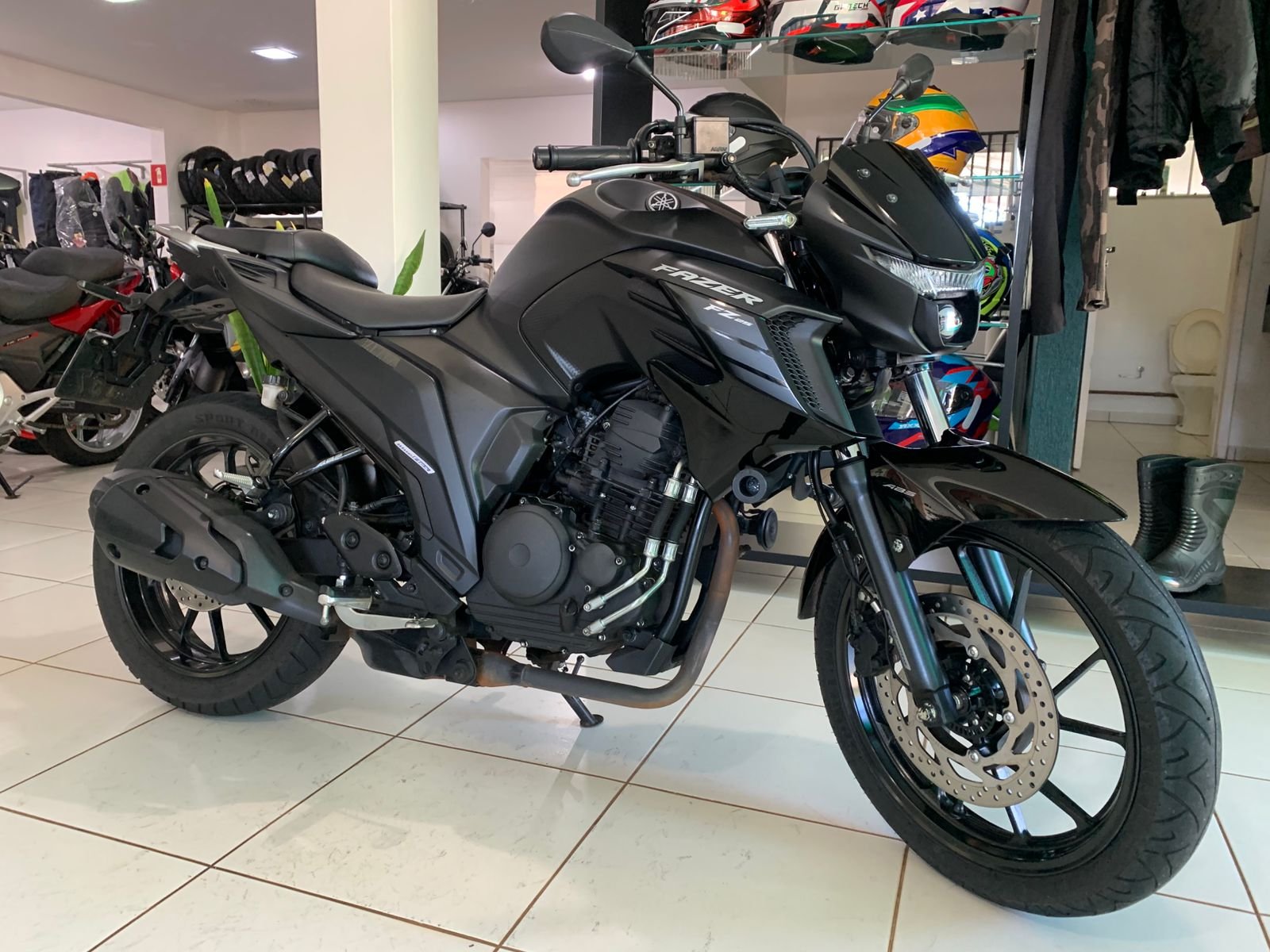 Yamaha FZ25