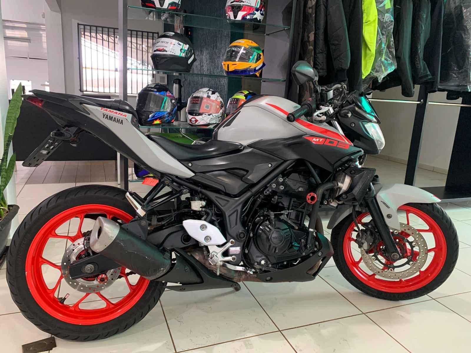 Yamaha MT-03 — foto 4
