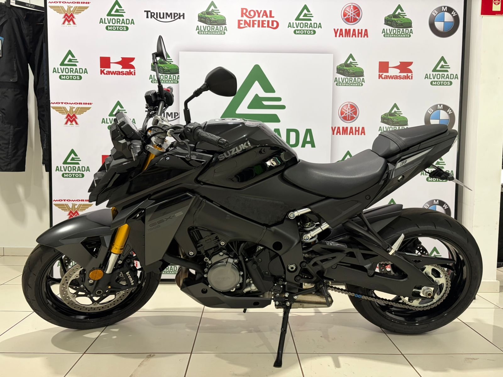 Suzuki GSX-S — foto 4