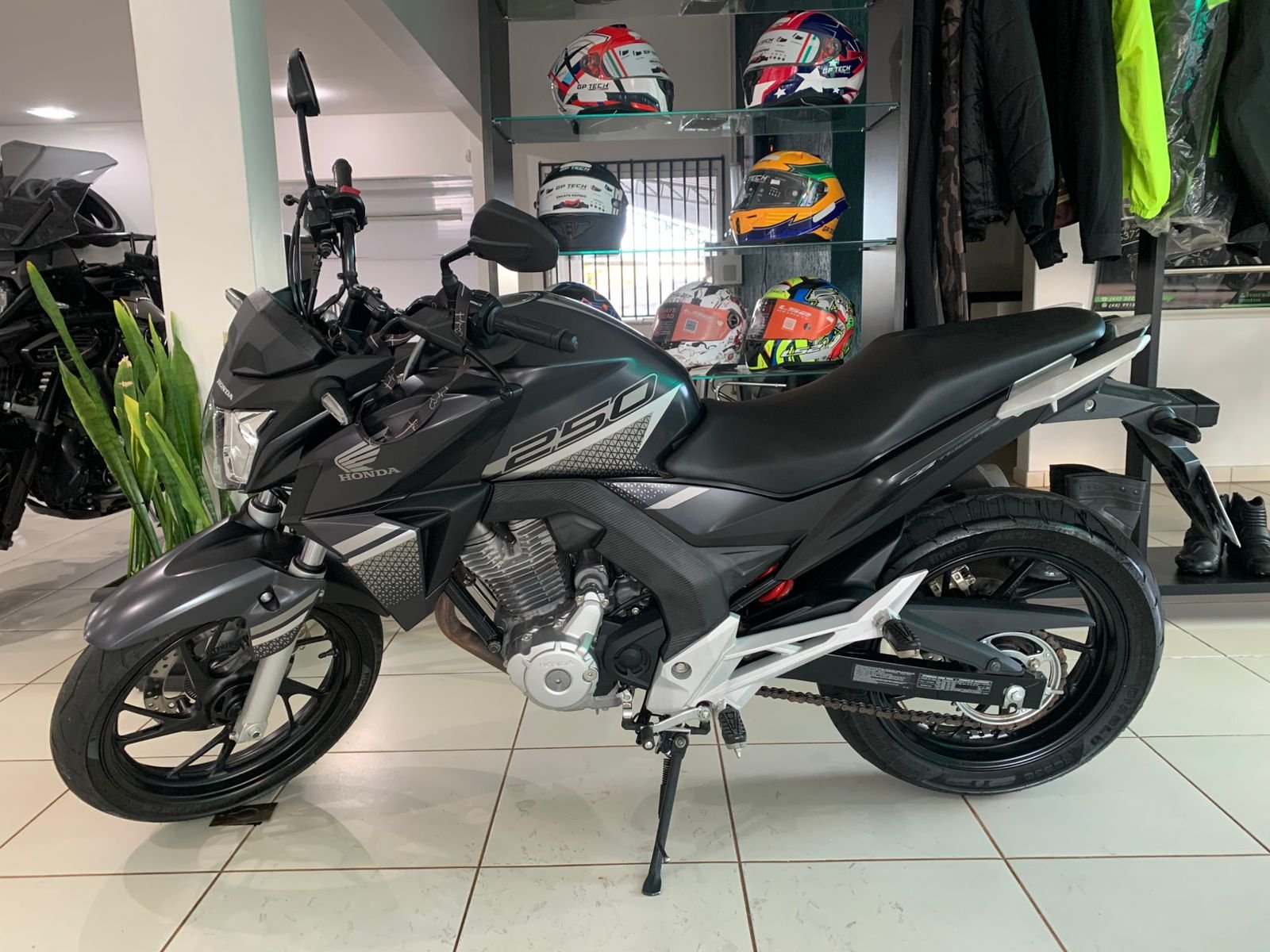Honda CB250 — foto 5