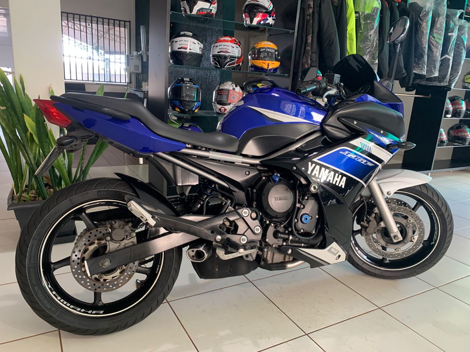 Yamaha XJ6 — foto 7