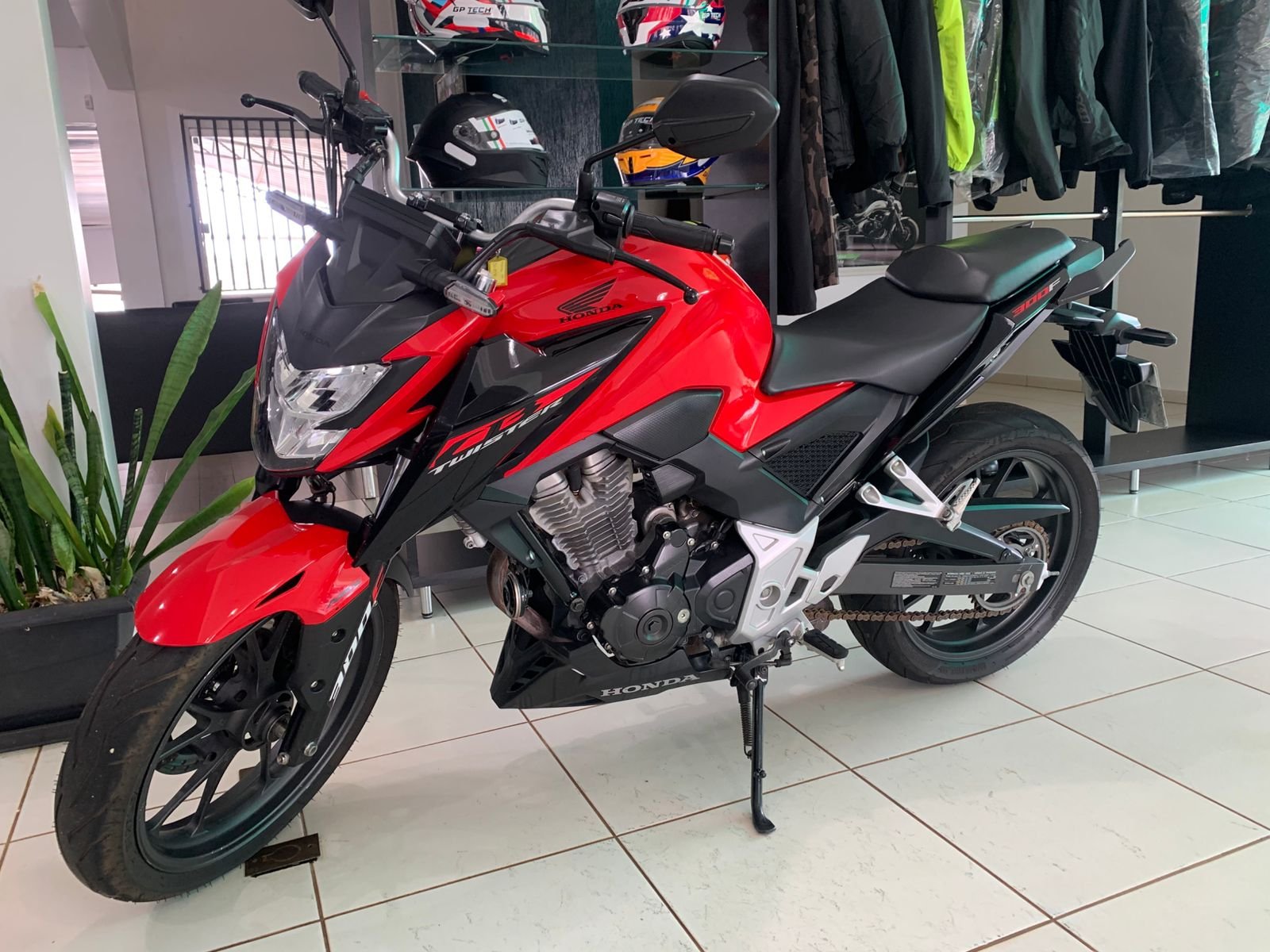 Honda CB300 — foto 3
