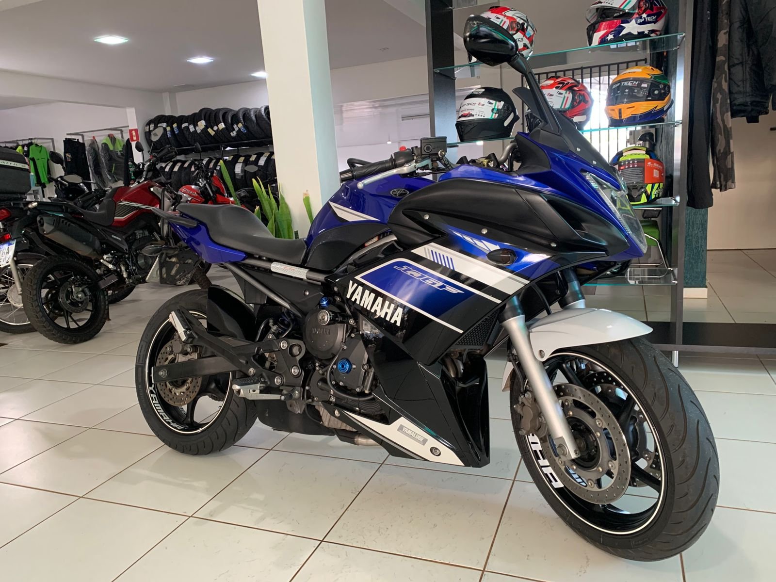 Yamaha XJ6