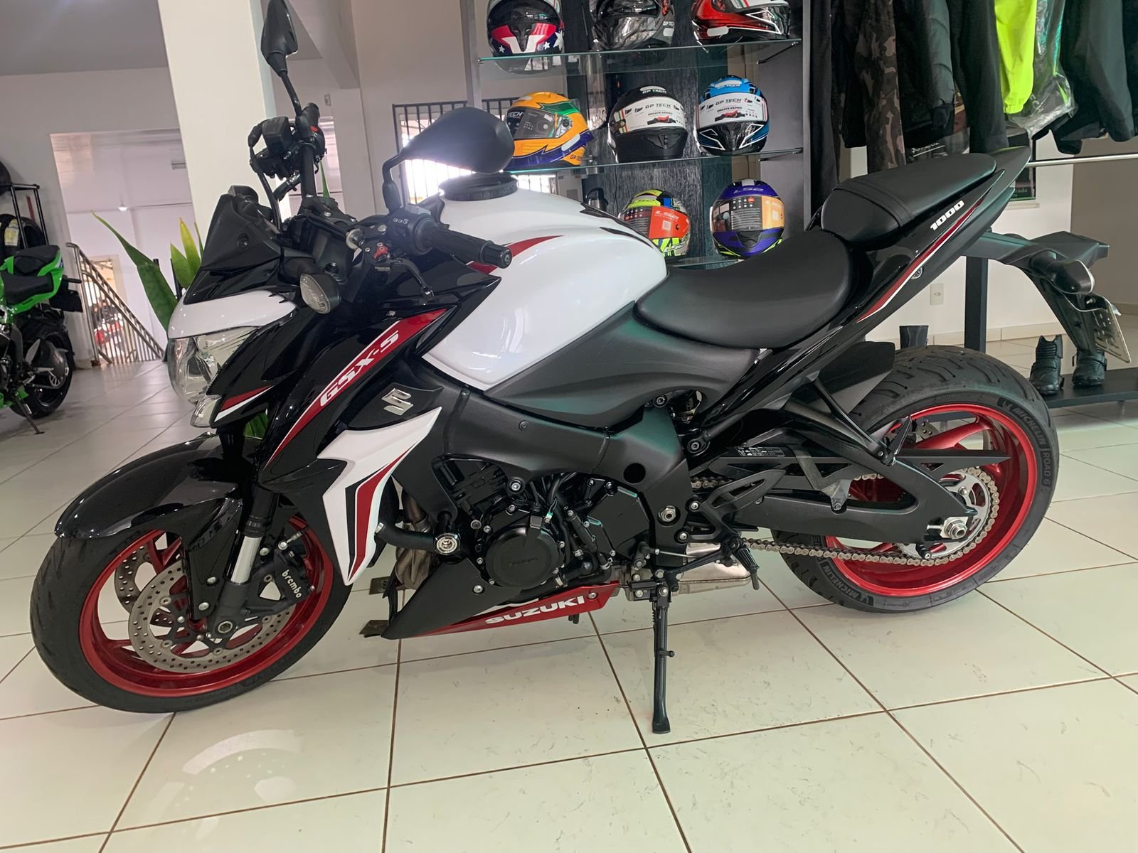 Suzuki GSX 1000 — foto 5
