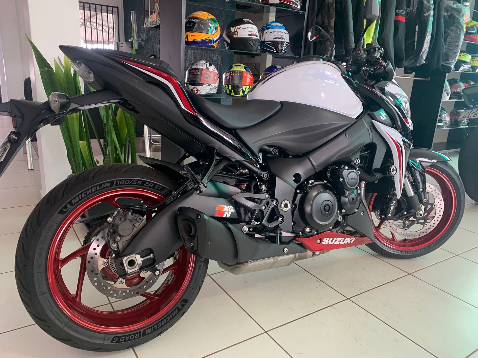 Suzuki GSX 1000 — foto 6