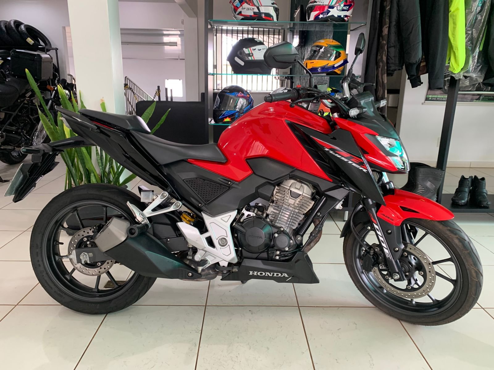 Honda CB300 — foto 4