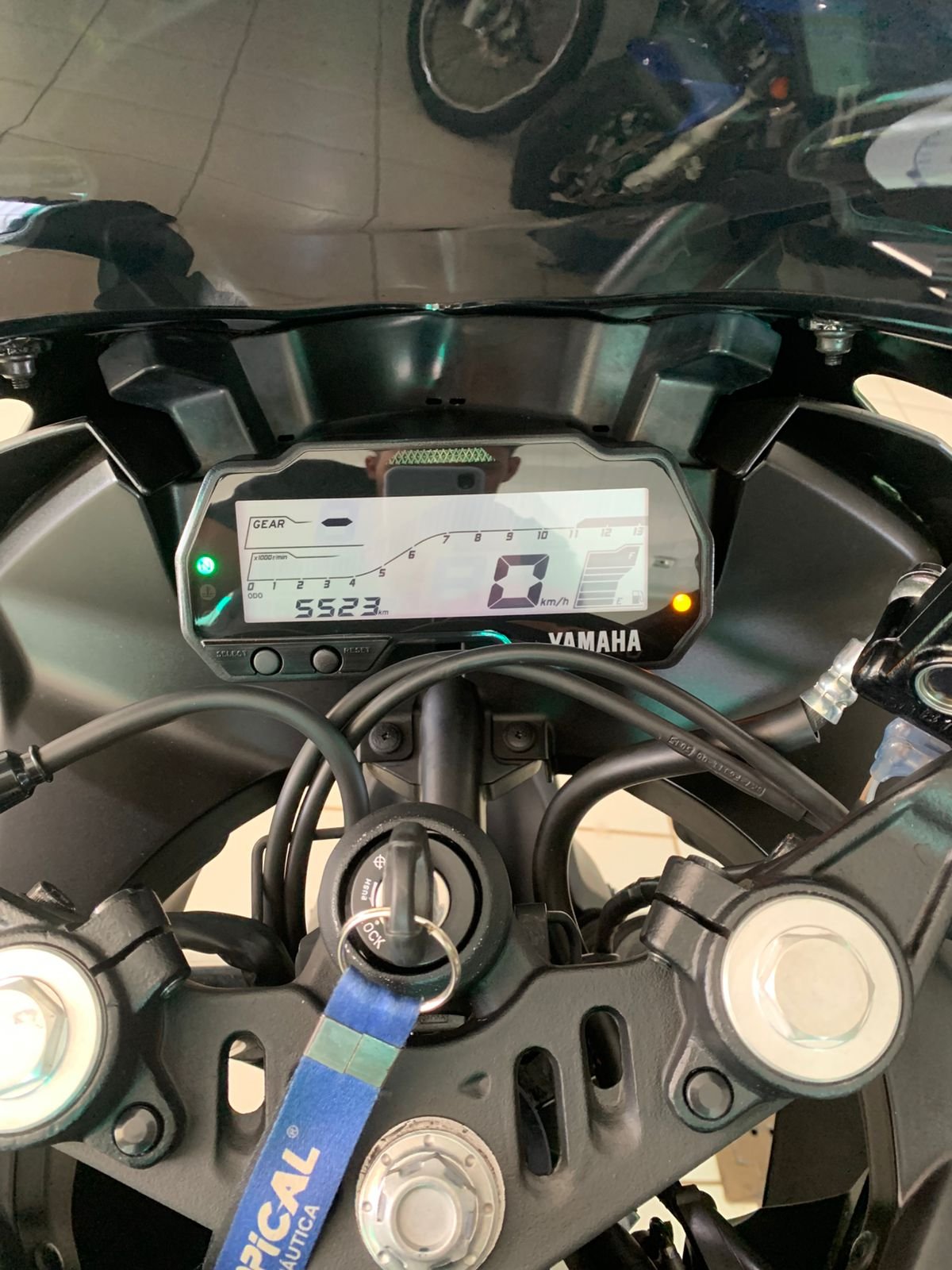 Yamaha YZF-R15 — foto 8