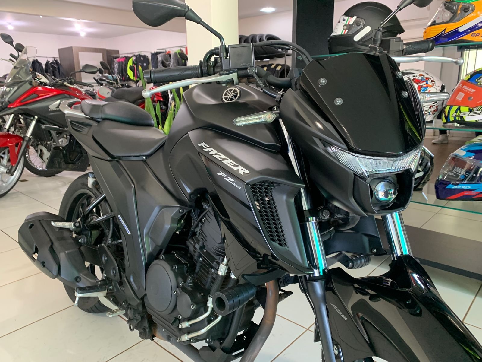Yamaha FZ25 — foto 2