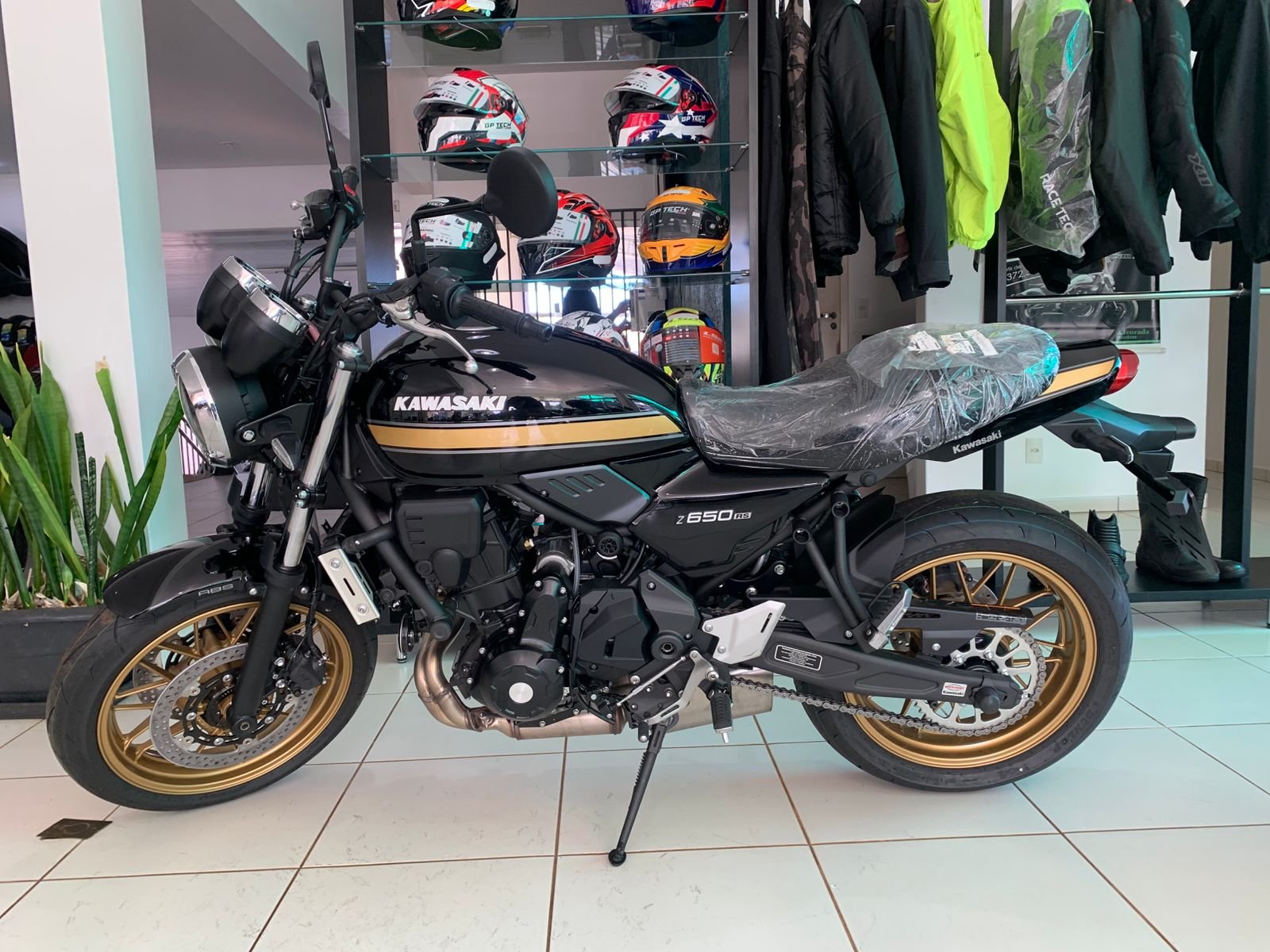 Kawasaki Z650 — foto 4
