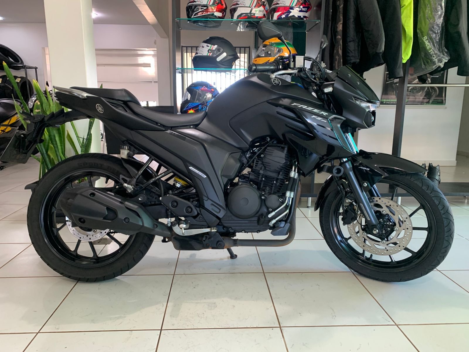 Yamaha FZ25 — foto 4